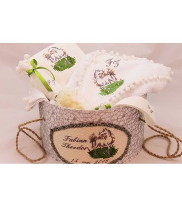 Trusou botez personalizat si cutie botez broderie calut