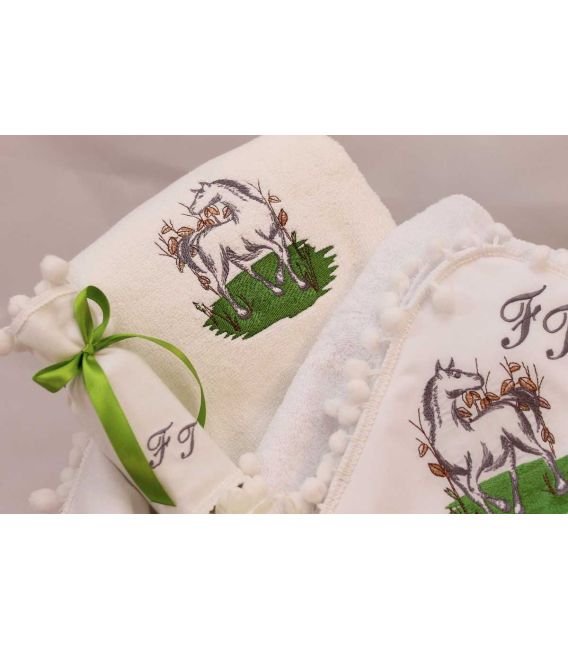 Trusou botez personalizat si cutie botez broderie calut