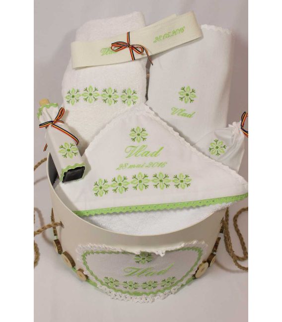 Trusouri botez traditionale - Trusou botez personalizat si cutie botez traditionale broderie stelute