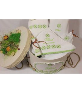 Trusou traditional cu broderie stelute si cutie botez inclusa