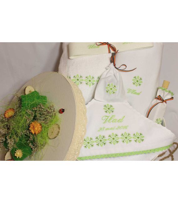 Trusouri botez traditionale - Trusou botez personalizat si cutie botez traditionale broderie stelute