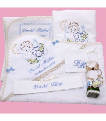 Trusou botez ingerasul doarme