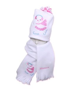 Caciula si fular fetite personalizate cu broderie patinator din polar culoare alba