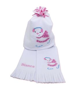 Caciula si fular fetite personalizate cu broderie patinator din polar culoare alba