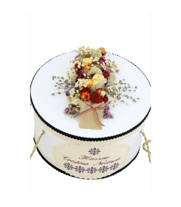 Cutie decorata traditional cu stelute
