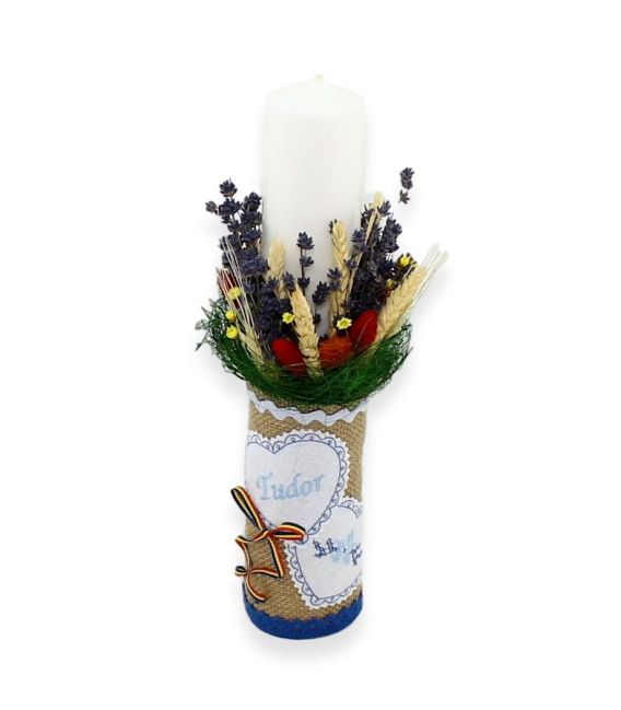 Lumanare de botez traditionala decorata rustic vedere intreaga a lumanarii