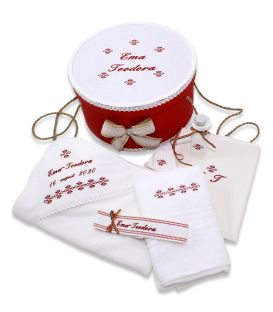 Set botez personalizat broderii traditionale cutie inclusa rosu