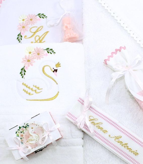 Trusou botez personalizat fetite cutie rotunda inclusa Lebada aurie