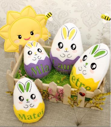 Ornamente Paste cu oua brodate pentru familie