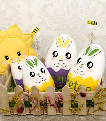 Ornamente Paste cu oua brodate pentru familie