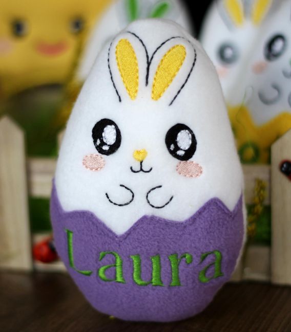 Cadou de Paste jucarie personalizata ou Laura