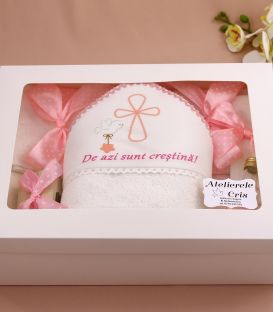 Trusou botez in cutie cu capac transparent cruce si porumbel 9 piese
