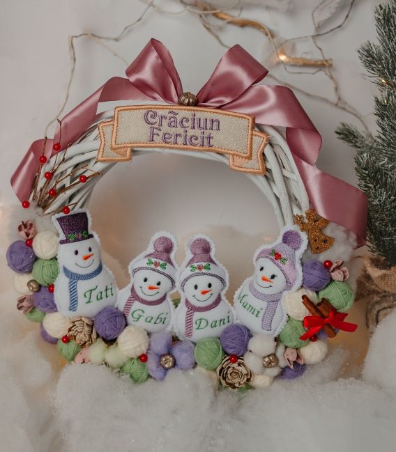 Coronita de Craciun din ratan personalizata mov pudrat