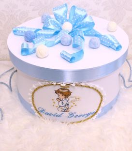 Cutie trusou botez cu ingerasul Rafael