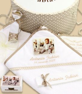 Trusou botez cu poza bebelusului si cutie trusou inclusa
