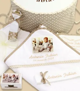 Trusou botez cu poza bebelusului si cutie trusou inclusa