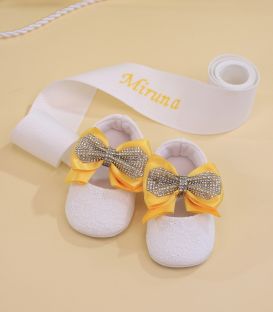 Trusou botez cu rochita cu dantela si lumanare cu flori printesa