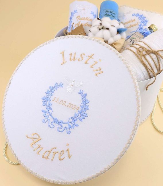 Trusou botez cu lumanare si cutie broderie porumbel