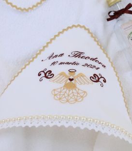 Trusou botez fete set complet ingeras elegant personalizat detaliu broderie capison