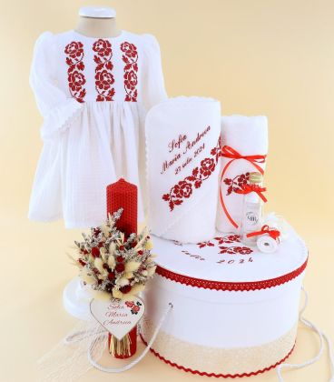 Trusou muselina traditional, set complet fete broderie floare rosie cu rochita, lumanare si cutie
