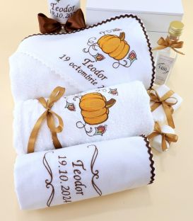 Trusou de botez, baieti, set complet,sezon toamna, tema dovleac