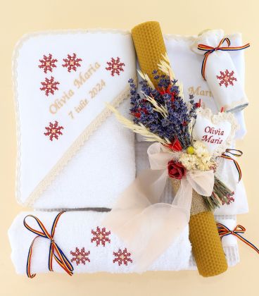 Set botez traditional - trusou si lumanare ceara naturala tip fagure