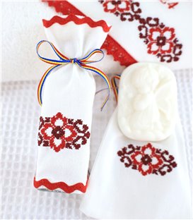 Trusou botez traditional personalizat model floare rosie - sticluta mir