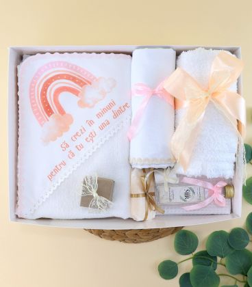 Trusou de botez fetita economic, 7 piese, curcubeu, mesaj