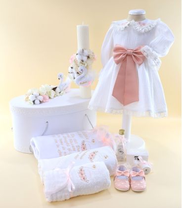 Trusou complet fete, 15 piese - rochita muselina,u lumanare, cutie, paltonas, broderi lebada