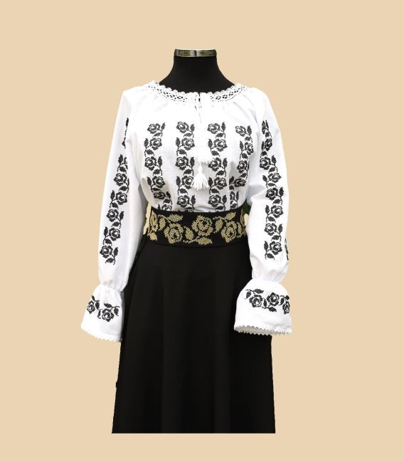 Costum popular dama alb-negru cu brâu lat brodat