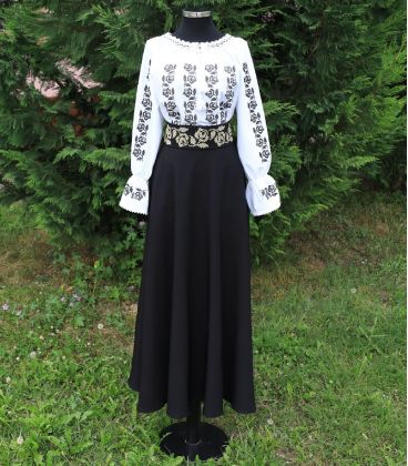 Costum popular dama alb-negru cu brâu lat brodat