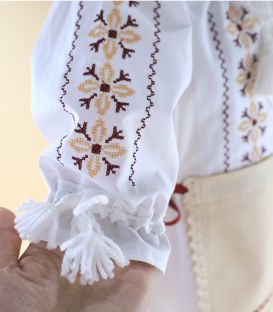 Rochiță tradițională botez fetițe cu broderie bej-bordo