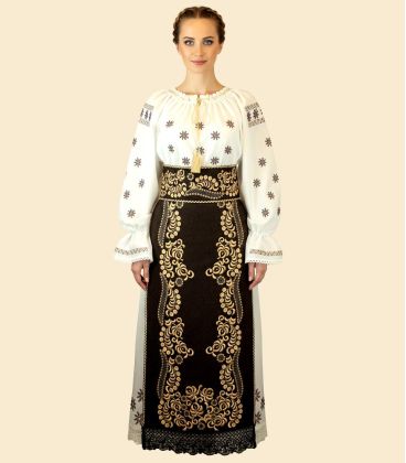 Costum popular din Banat pentru femei, bej cu brâu lat brodat auriu