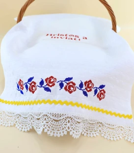 Stergar de pasti cu Hristos a Inviat bordura florala rosu-albastru și dantelă decorativă