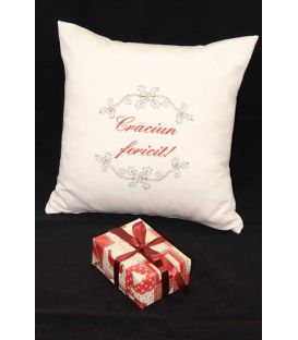 Perna decorativa personalizata cu mesajul "Craciun fericit"