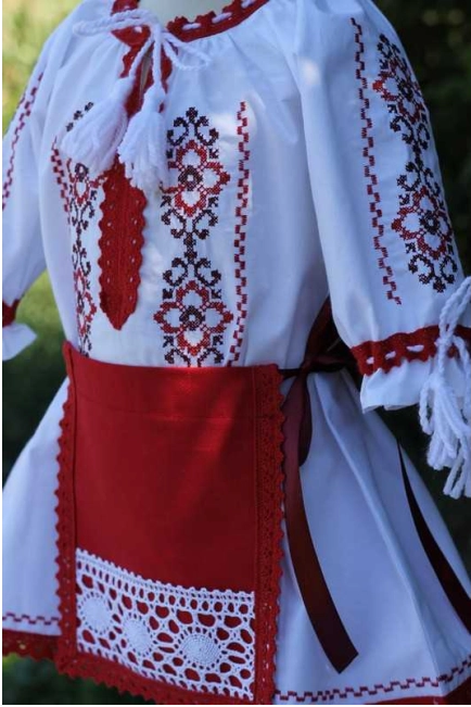 Rochita botez traditionala pentru bebelusi brodata model Cristina